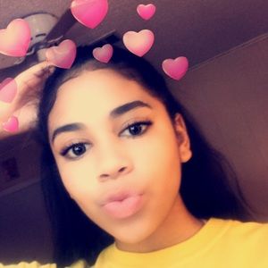 Meet your Posher, Lorena